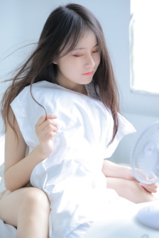 莫妮卡贝普奇